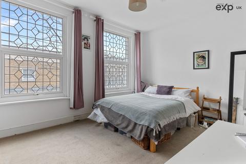 27 Arrow Road, London, E3 3HE