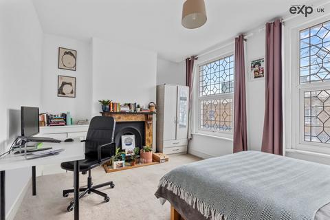 4 bedroom terraced house for sale, Arrow Road, London E3