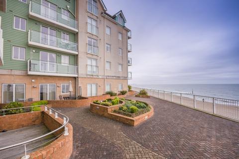 1 bedroom apartment to rent, Honeycombe Beach – Sea views!