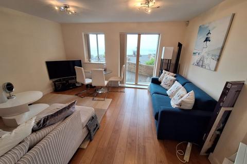 1 bedroom apartment to rent, Honeycombe Beach – Sea views!