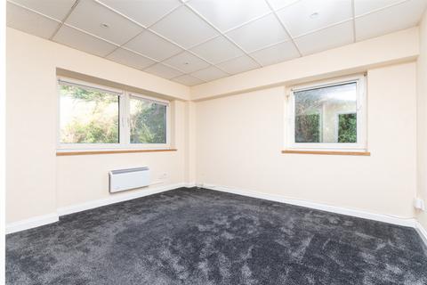 1 bedroom ground floor flat for sale, Spring Grove, Gravesend, Kent