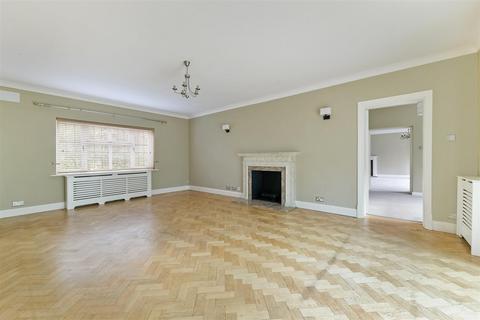 25 Higher Drive, Banstead, SM7 1PL