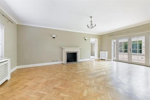 25 Higher Drive, Banstead, SM7 1PL