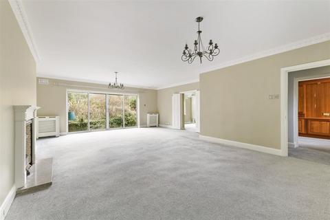 25 Higher Drive, Banstead, SM7 1PL