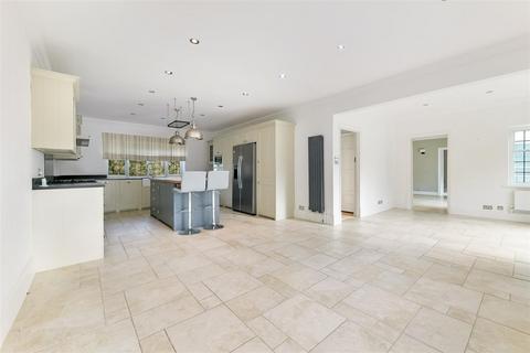 25 Higher Drive, Banstead, SM7 1PL