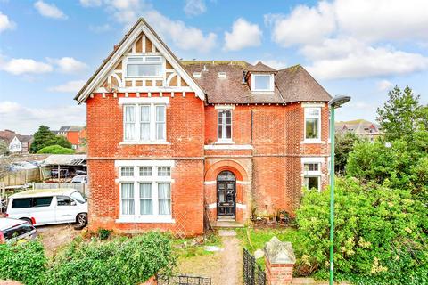 5 bedroom ground floor maisonette for sale, Granville Road, Littlehampton, West Sussex