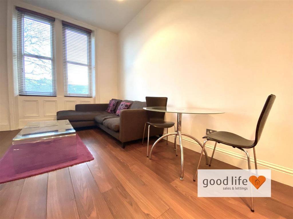20221101 151215657 i OSthornhilllgardensflat4.jpg