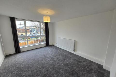 3 bedroom terraced house to rent, Coney Burrows, Chingford, E4