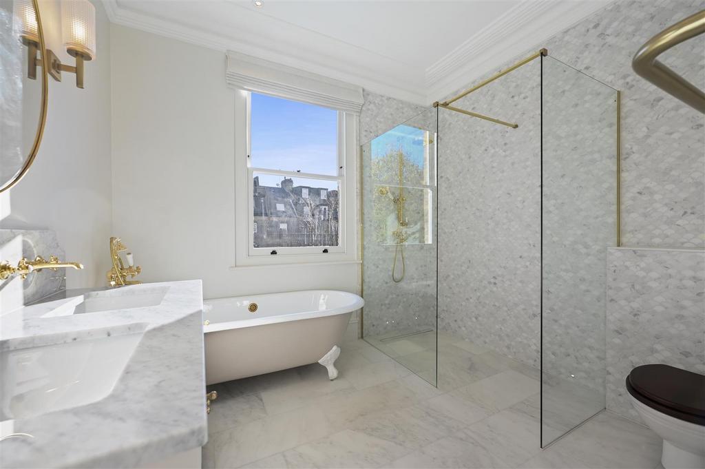 Caithness Road - Ensuite A3