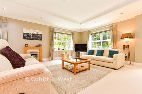 3 bedroom ground floor flat for sale, Wray Common Road, Reigate, Surrey