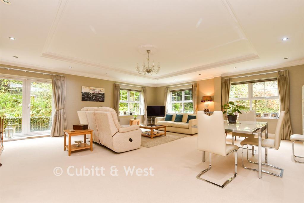 Living/Dining Room