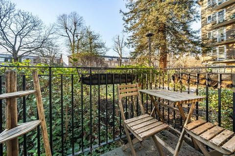 2 bedroom flat for sale, Esher Gardens, Southfields