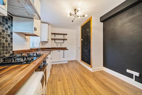 2 bedroom flat for sale, Esher Gardens, Southfields