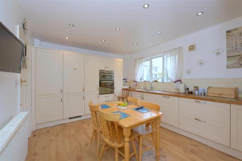 3 bedroom detached house for sale, Shelton Road, Copthorne, Shrewsbury