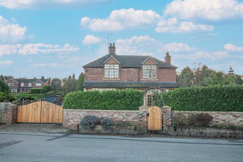 4 bedroom detached house for sale, Wood Lane, Uttoxeter ST14