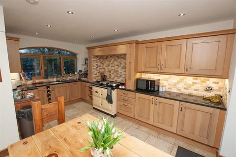 4 bedroom detached house for sale, Wood Lane, Uttoxeter ST14