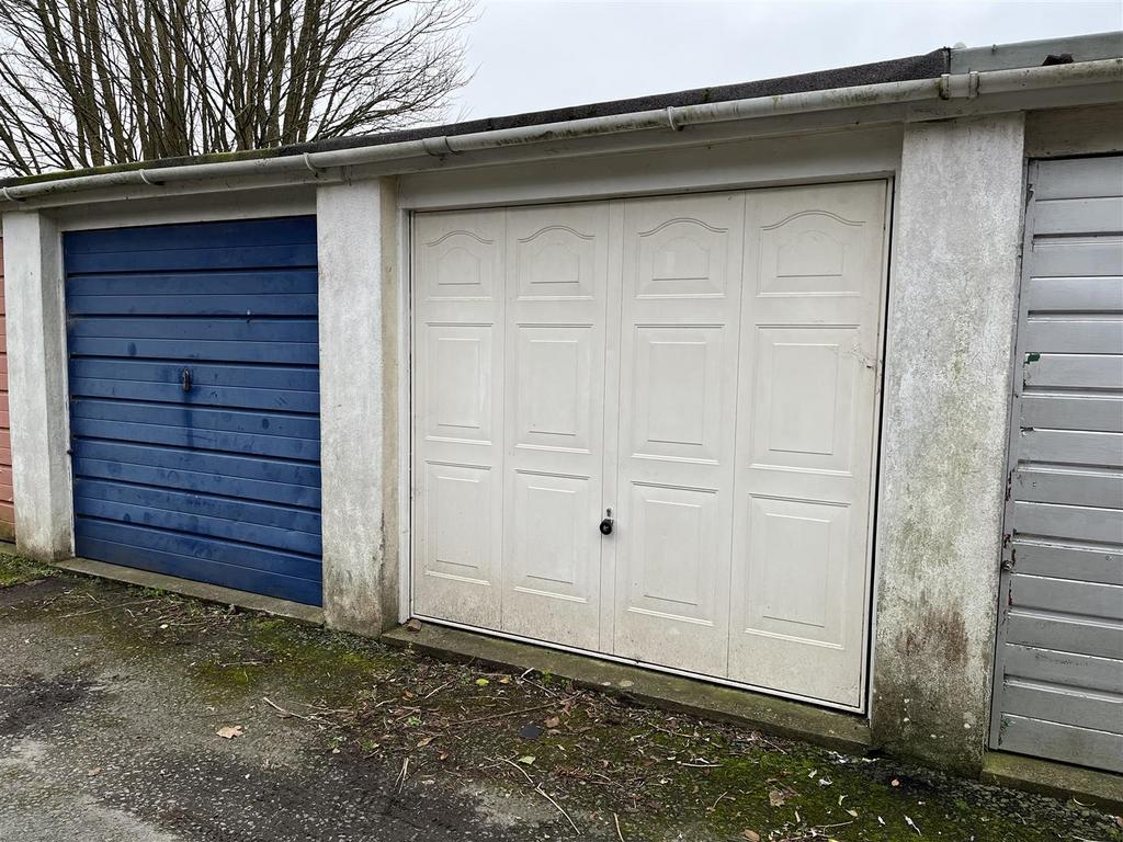 Garage.JPG