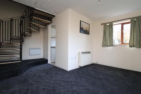 1 bedroom end of terrace house to rent, Nightingale Court, Peterborough