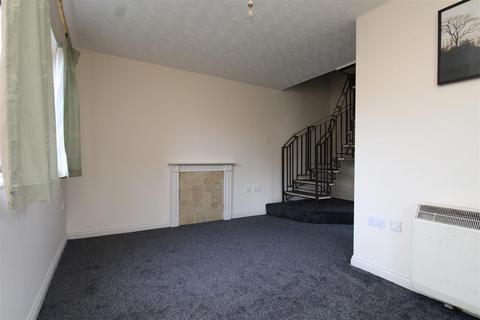 1 bedroom end of terrace house to rent, Nightingale Court, Peterborough