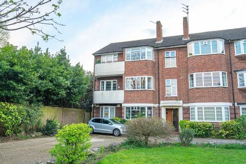 2 bedroom flat for sale, Queens Keep, East Twickenham TW1