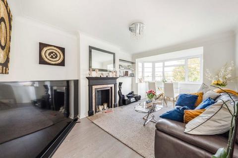 2 bedroom flat for sale, Queens Keep, East Twickenham TW1