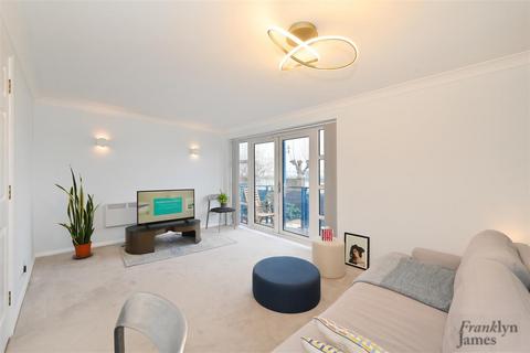 1 bedroom apartment to rent, Mauretania Building, 4 Jardine Road, London, E1W