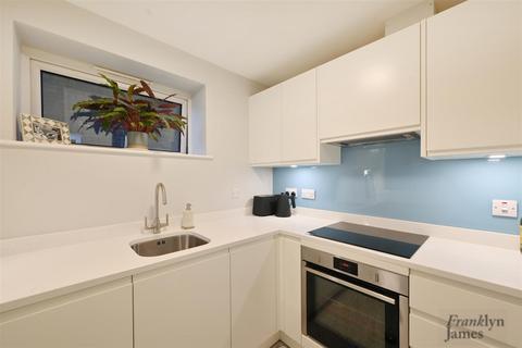 1 bedroom apartment to rent, Mauretania Building, 4 Jardine Road, London, E1W