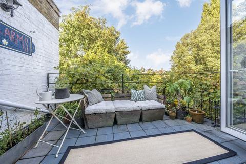 2 bedroom flat for sale, Montrell Road, London SW2