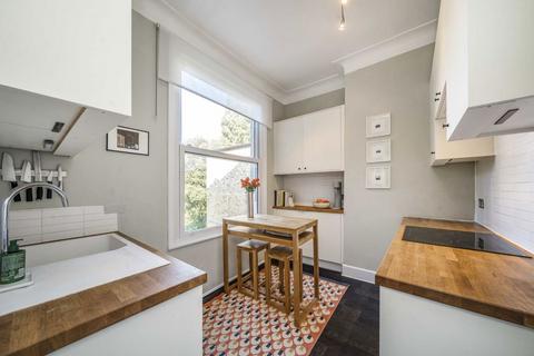 2 bedroom flat for sale, Montrell Road, London SW2