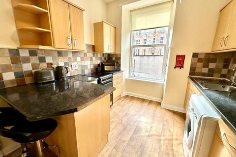 4 bedroom flat to rent, West Princes Street, Woodlands, Glasgow, G4