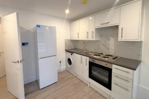 1 bedroom flat to rent, 22 Commercial Way, Woking GU21