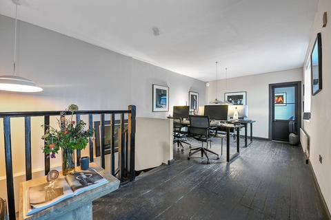 Office to rent, 11b Boundary Passage, Shoreditch & Hoxton, London, E2 7JE