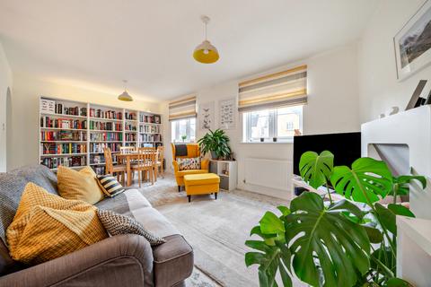2 Mill Mews, Witney, OX28 1YB
