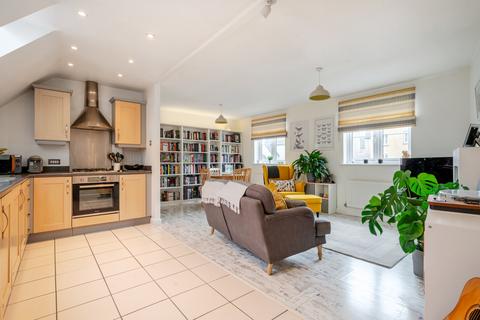 2 Mill Mews, Witney, OX28 1YB