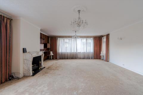 4 bedroom flat for sale, Avenue Road, St John's Wood NW8