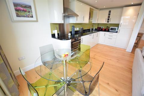 3 bedroom penthouse for sale, Mizzen Court, Portishead