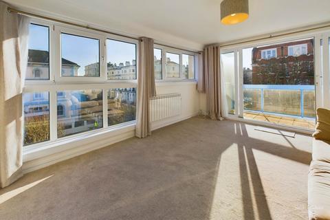 2 bedroom flat for sale, Hartington Place, Eastbourne