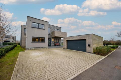 5 bedroom house for sale, Yachthaven, Hayling Island PO11