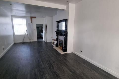 2 bedroom end of terrace house to rent, Victoria Street, Evenwood,