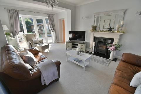 4 bedroom detached house for sale, Moorlands Road, West Moors, Ferndown, BH22