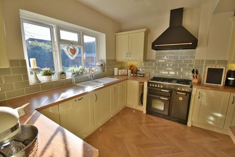 4 bedroom detached house for sale, Moorlands Road, West Moors, Ferndown, BH22