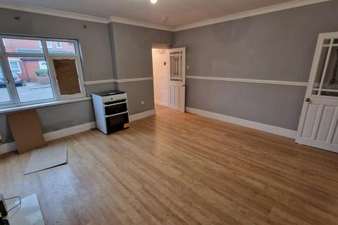 4 bedroom terraced house to rent, Meerbrook Road, Stockport