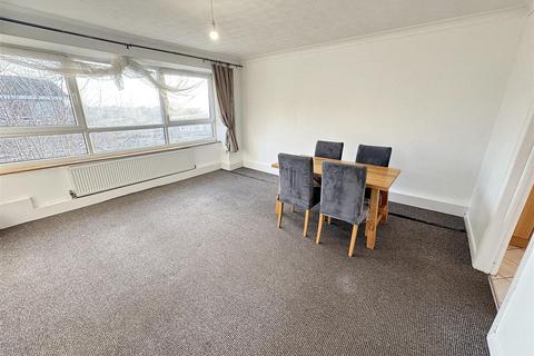 2 bedroom flat for sale, Eastern Avenue, Ilford