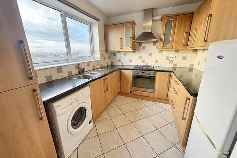 2 bedroom flat for sale, Eastern Avenue, Ilford