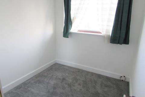 2 bedroom maisonette to rent, The Ridgeway, North Harrow, Middlesex HA2