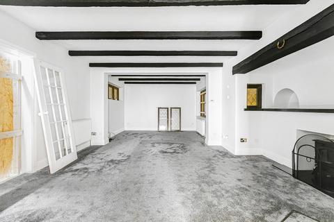 Wedgewood Woodlands Drive, Sunbury-on-thames, TW16 5JS
