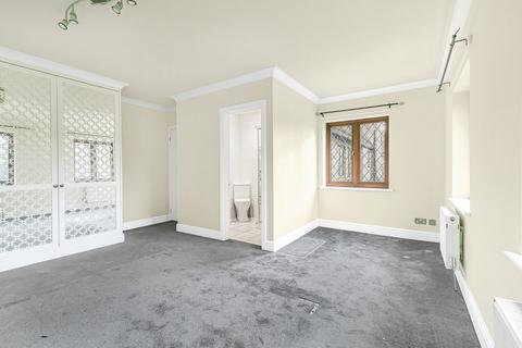 Wedgewood Woodlands Drive, Sunbury-on-thames, TW16 5JS