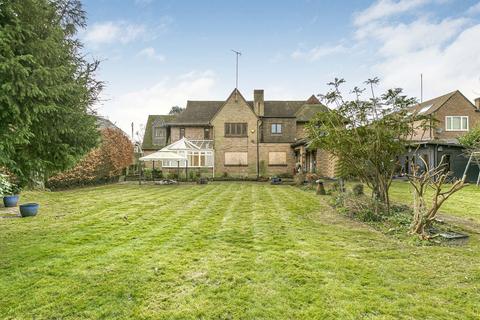 Wedgewood Woodlands Drive, Sunbury-on-thames, TW16 5JS