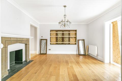 Wedgewood Woodlands Drive, Sunbury-on-thames, TW16 5JS