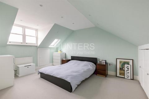 3 bedroom flat to rent, Gascony Avenue, London, NW6